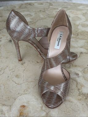 L.K. Bennett London Rose Gold Metallic Peep Toe Heels | Mismatched 39/38